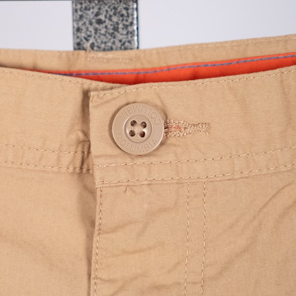 Men's Columbia Shorts Size 38 x 10" Inseam Tan Flat Front Pockets Cotton - Picture 3 of 6